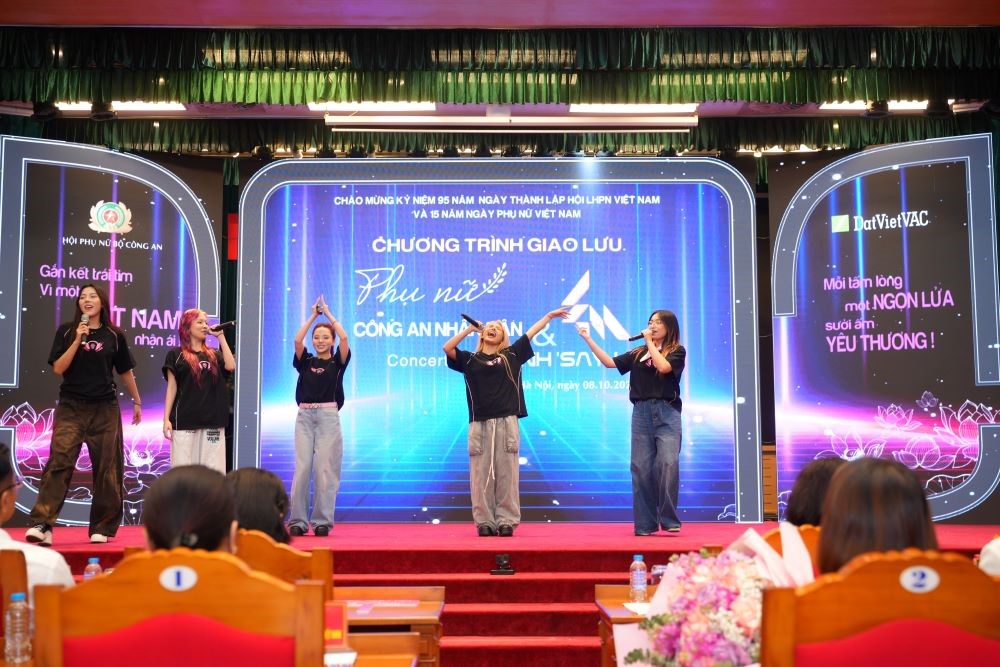 Vũ Trụ “Say Hi” trao tặng 1 tỷ đồng, đồng hành Hội PN Bộ Công An hỗ trợ khắc phục thiệt hại bão lũ - ảnh 6