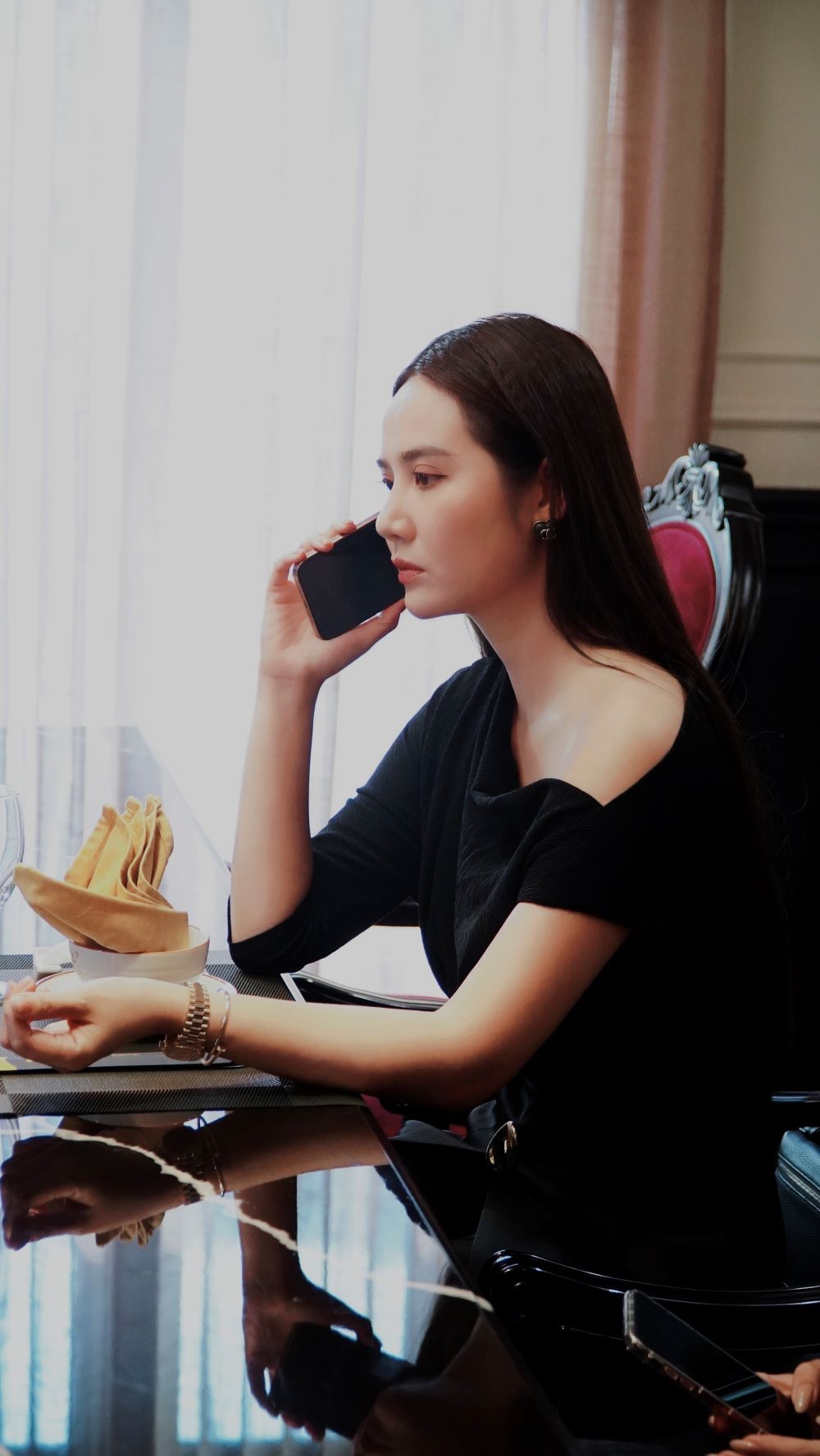 Phan Minh Huyền đẹp từng centimet trong “Cách em 1 milimet”  - ảnh 4