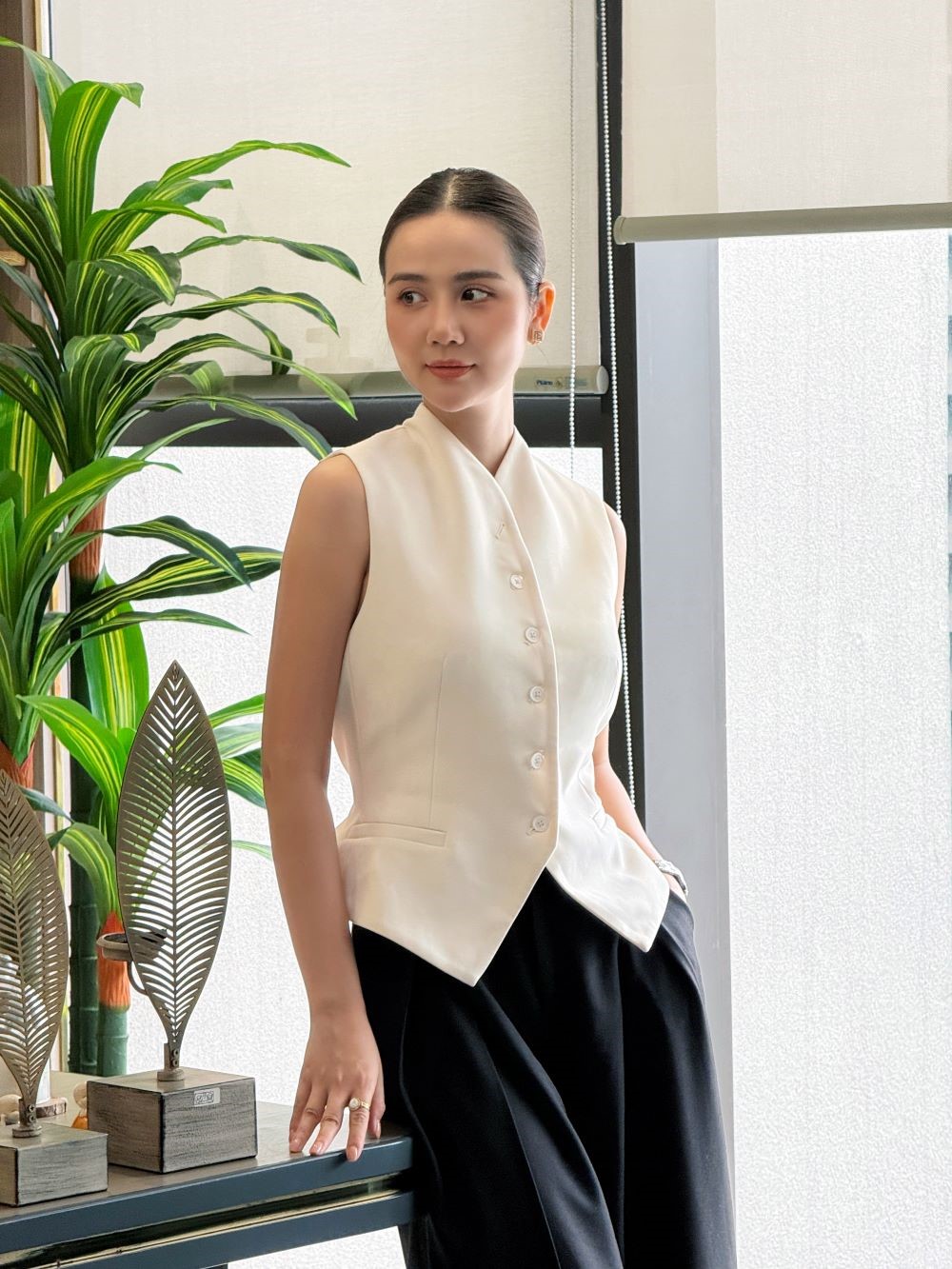 Phan Minh Huyền đẹp từng centimet trong “Cách em 1 milimet”  - ảnh 7