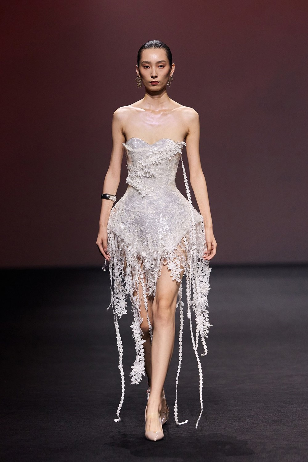 Mãn nhãn ngắm bộ sưu tập đậm văn hóa Việt của NTK Thanh Hương Bùi tại Shanghai Fashion Week SS26 - ảnh 8