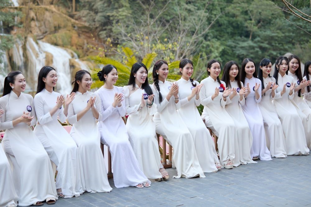 Thí sinh Hoa hậu du lịch dân tộc Việt Nam 2025 hội tụ, tham quan các danh thắng bậc nhất Mộc Châu  - ảnh 4