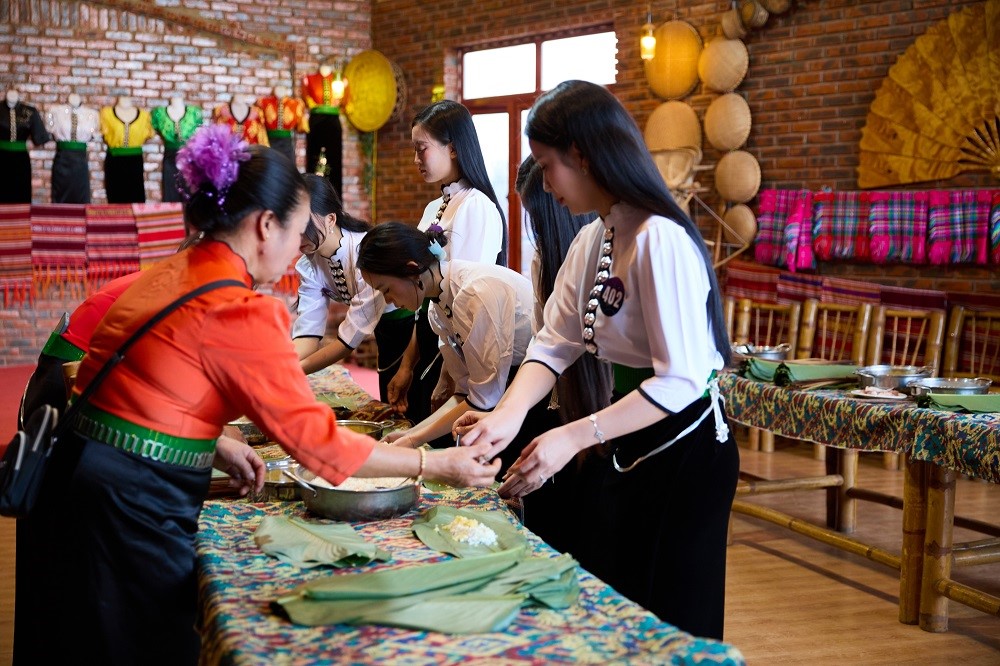 Top 30 Hoa hậu du lịch dân tộc Việt Nam 2025 hóa thân thành những cô gái Thái xinh đẹp, duyên dáng  - ảnh 6