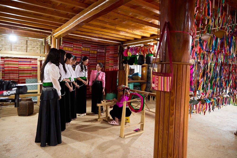 Top 30 Hoa hậu du lịch dân tộc Việt Nam 2025 hóa thân thành những cô gái Thái xinh đẹp, duyên dáng  - ảnh 8