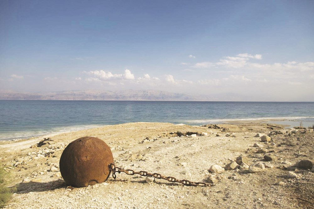 Biển Chết “cô độc” giữa mênh mông sa mạc