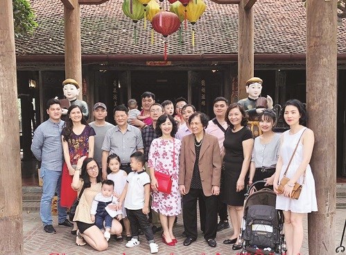 Gia đình tứ đại đồng đường của cụ Nguyễn Thị Tú Oanh