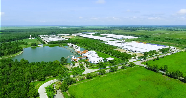 Toàn cảnh “Resort 4.0” Vinamilk Tây Ninh được bao bọc bởi màu xanh tươi mát của cây cỏ mùa xuân