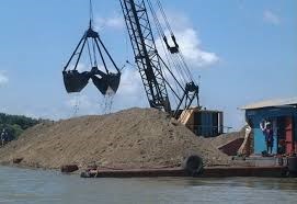 Cấm khai thác cát, sỏi tại khu vực bờ sông có nguy cơ sạt, lở - ảnh 1