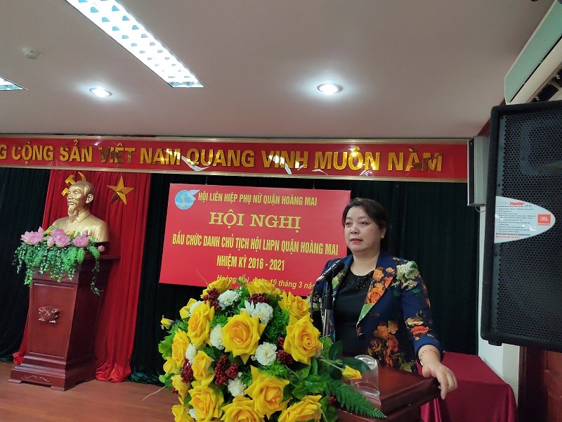 Đồng chí Nguyễn Thị Thu Thủy- Phó Chủ tịch Thường trực Hội LHPN Hà Nội phát biểu tại hội nghị