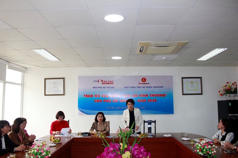 Đồng chí Lê Quỳnh Trang- Tổng biên tập Báo Phụ nữ Thủ đô phát biểu tại chương trình