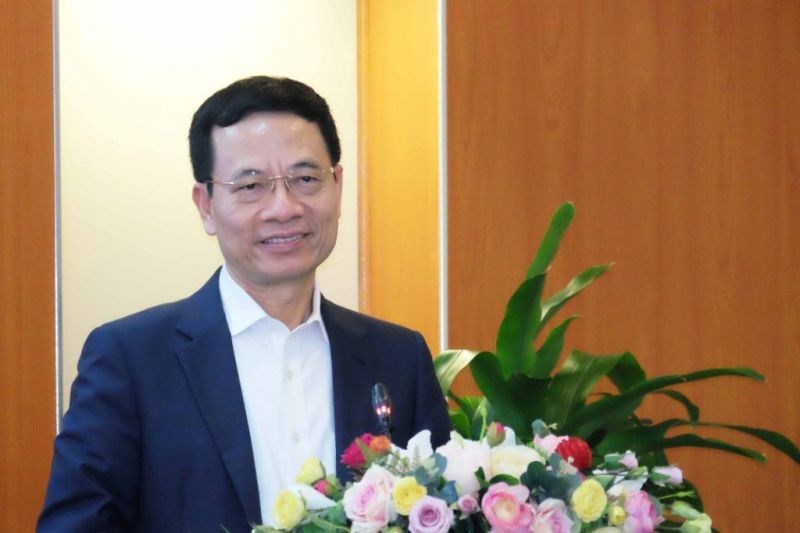 Bộ trưởng Nguyễn Mạnh Hùng phát biểu tại Lễ công bố cam kết đồng hành chống dịch Covid-19.