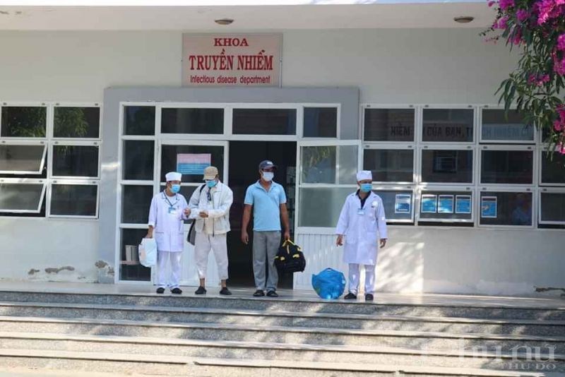 2 bệnh nhân đầu tiên được công bố khỏi bệnh trong tháng 4, được điều trị tại BVĐK tỉnh Ninh Thuận.