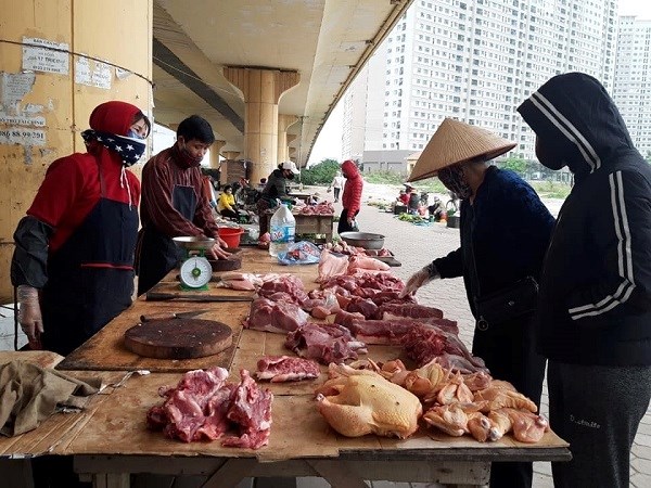 Tại chợ Dương Nội, Hà Đông giá thịt lợn ba chỉ là 170.000 đồng/kg