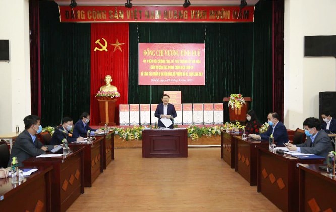 Bí thư Thành ủy  Hà Nội Vương Đình Huệ phát biểu kết luận buổi kiểm tra.