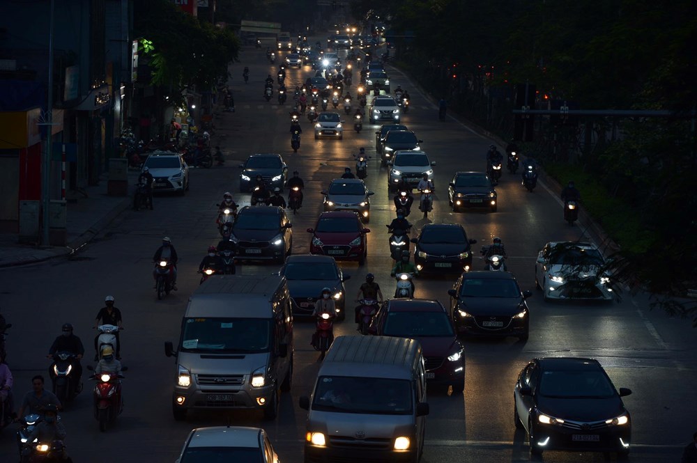 Đường Đại Cồ Việt (Quận Hai Bà trưng, Hà Nội) chiều tối ngày 9/4 mật độ giao thông vẫn san sát thế này