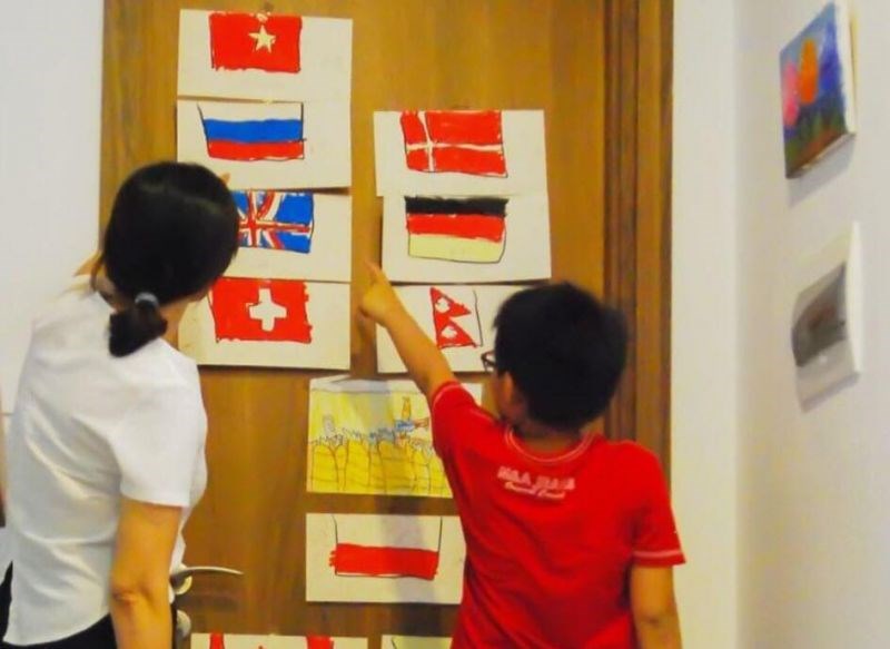 Bạn nhỏ tên Lee Nguyễn Sahae chia sẻ hoạt động vẽ tranh khi ở nhà phòng dịch COVID-19. Ảnh: Tohe Fun.