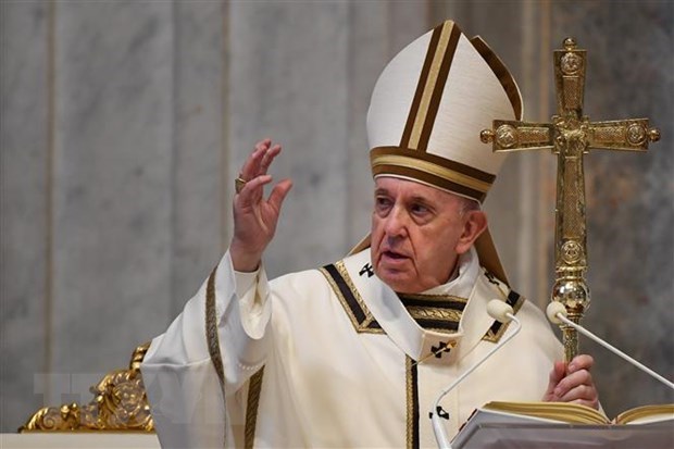 Giáo hoàng Francis cử hành thánh lễ Phục sinh tại Thánh đường St. Peter ở Vatican ngày 12/4/2020.