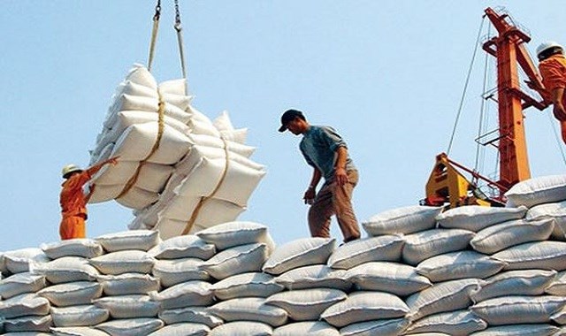 Phó Thủ tướng yêu cầu báo cáo việc mở tờ khai xuất khẩu gạo - ảnh 1