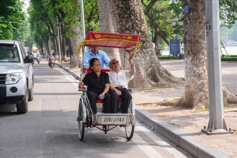 Do ảnh hưởng của dịch bệnh, hoạt động du lịch đình trệ, các lái xe xích lô tại Hà Nội đã nghỉ việc