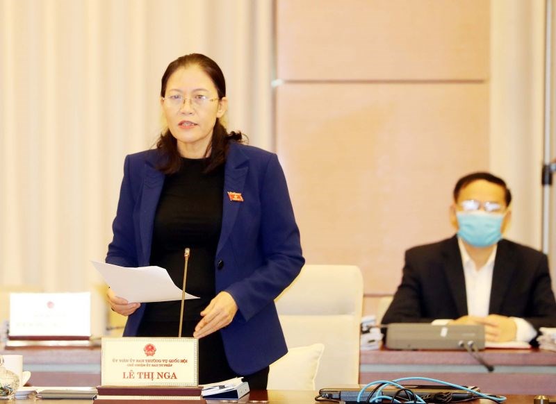 Chủ nhiệm Uỷ ban Tư pháp trình bày Báo cáo giám sát. Ảnh: VGP/Lê Sơn.
