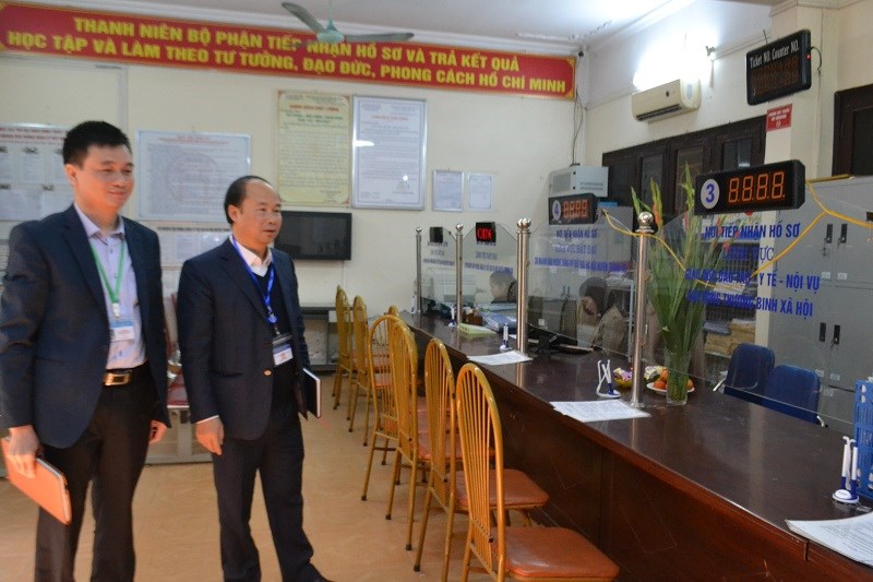 Đoàn kiểm tra công vụ TP Hà Nội kiểm tra đột xuất bộ phận Một cửa UBND huyện Thanh Trì