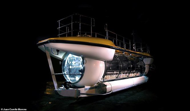 Tàu ngầm Triton DeepView24 có thể đưa 24 hành khách lặn tới độ sâu lên tới 100m và mang tới tầm nhìn tuyệt đẹp nhờ cửa sổ panorama siêu rộng.