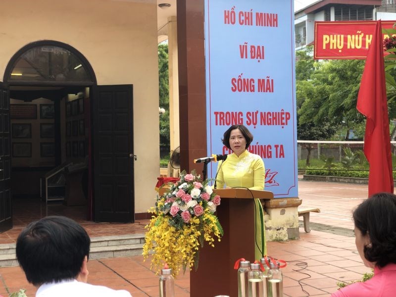 Đ/c Lê Kim Anh, Chủ tịch Hội LHPN Hà Nội phát biểu chỉ đạo