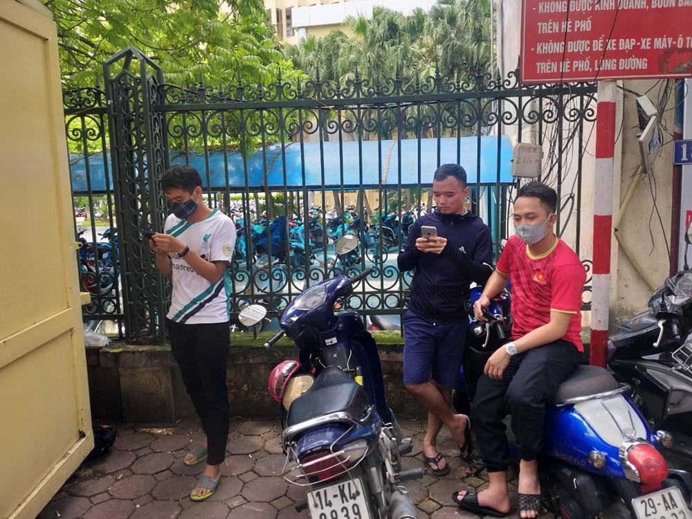 Các trường hợp vi phạm bị tạm giữ xe khi tham gia giao thông tại ngã tư Xuân Thủy – Trần Thái Tông, Cầu Giấy, Hà Nội