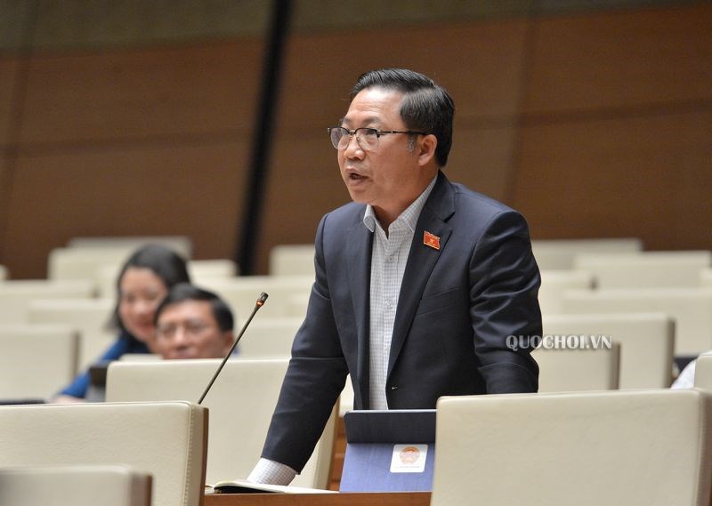 Đại biểu Quốc hội Lưu Bình Nhưỡng đóng góp ý kiến tại Kỳ họp.