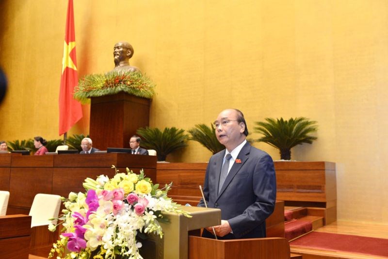 Thủ tướng Nguyễn Xuân Phúc báo cáo tại kỳ họp thứ chín, Quốc hội khóa XIV