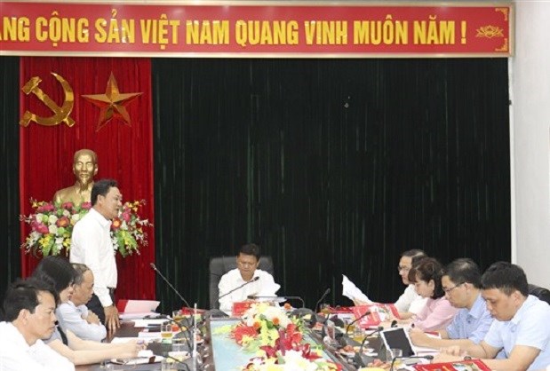 Đồng chí Lê Anh Quân - Thành ủy viên, Bí thư Huyện ủy, Chủ tịch UBND huyện phát biểu tại hội nghị