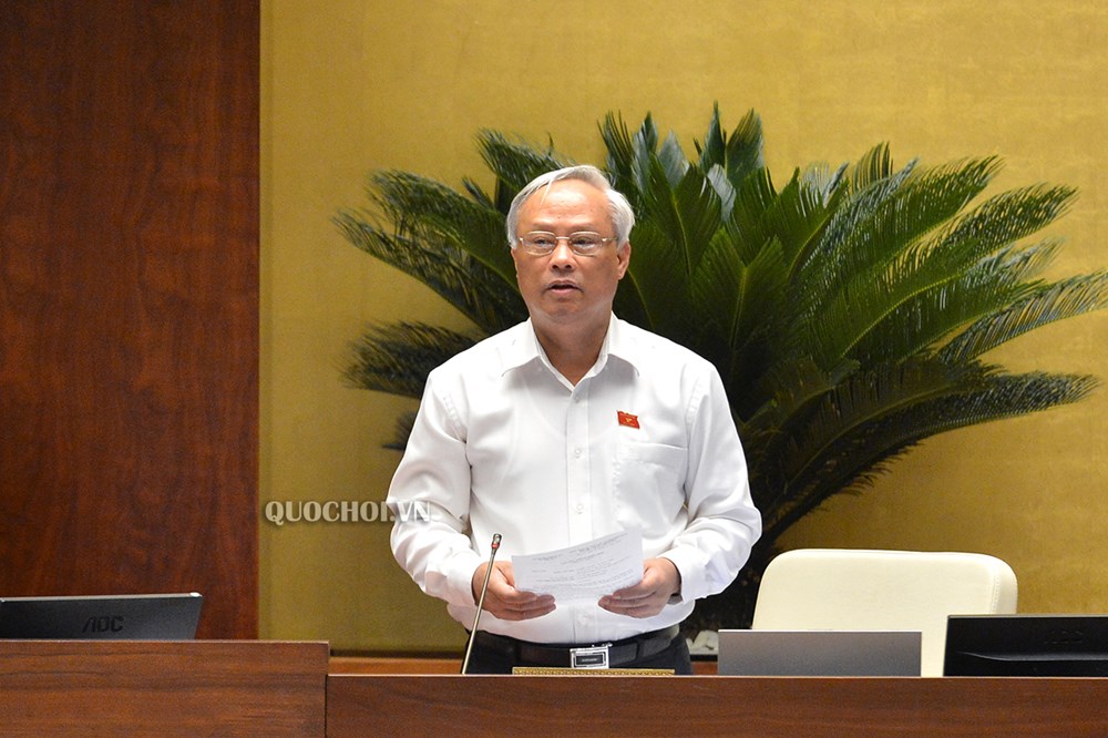 Phó Chủ tịch Quốc hội Uông Chu Lưu phát biểu kết luận phiên họp.