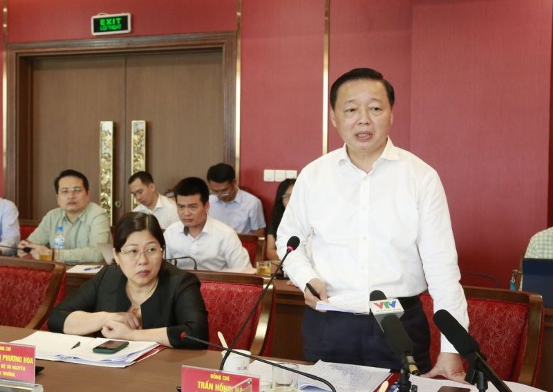 Bộ trưởng Trần Hồng Hà phát biểu tại cuộc làm việc. - Ảnh: VGP