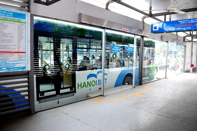 Hà Nội đề xuất xây 600 nhà chờ xe buýt tiêu chuẩn châu Âu - ảnh 1