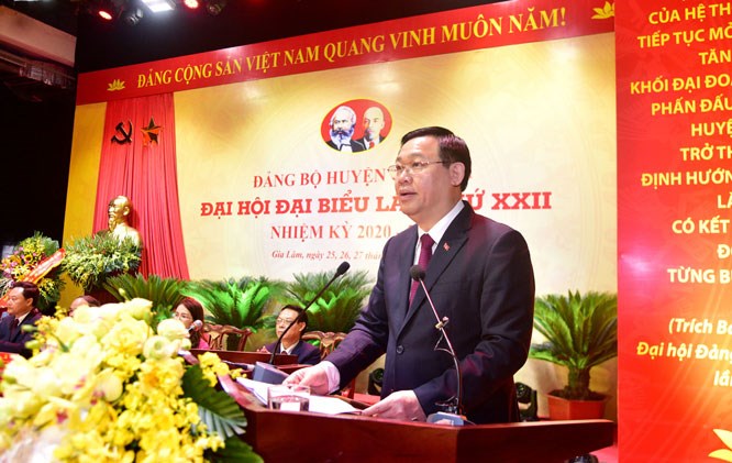 Đồng chí Vương Đình Huệ- Bí thư thành ủy Hà Nội phát biểu chỉ đạo đại hội