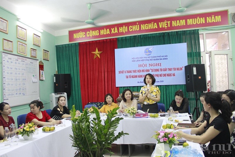 Đồng chí Phạm Thị Thanh Hương- Phó Chủ tịch Hội LHPN Hà Nội phát biểu chỉ đạo hội nghị