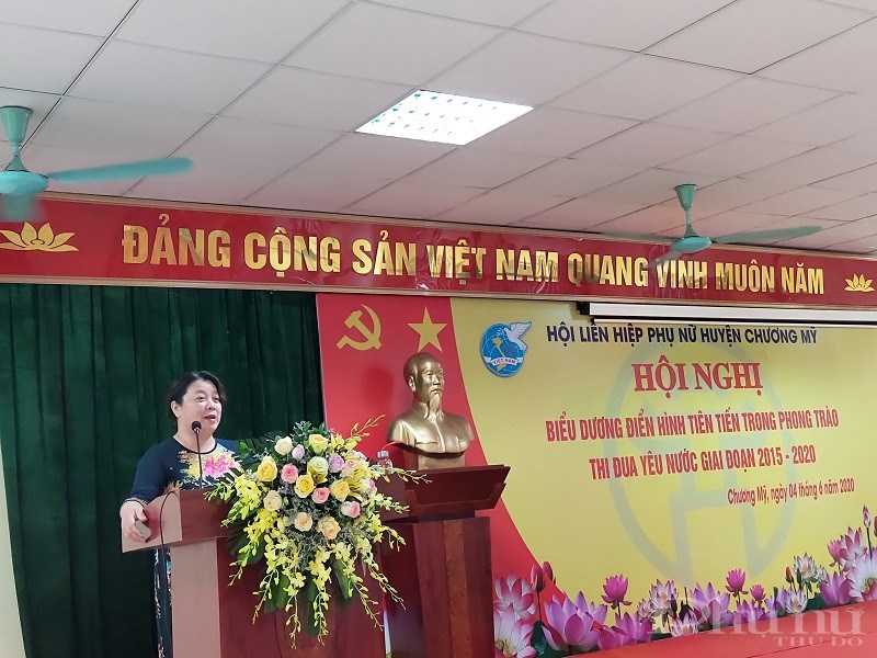 Đồng chí Nguyễn Thị Thu Thủy- Phó Chủ tịch Thường trực Hội LHPN Hà Nội phát biểu chỉ đạo hội nghị