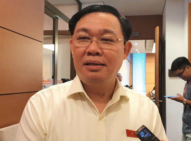 Bí thư Thành ủy Vương Đình Huệ cho biết thành phố Hà Nội mong muốn dự án đường sắt đô thị tuyến Cát Linh - Hà Đông được hoàn thành trước tháng 10-2020.