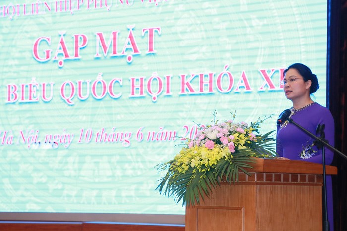 Bà Hà Thị Nga- Chủ tịch Hội LHPN Việt Nam phát biểu khai mạc chương trình gặp mặt
