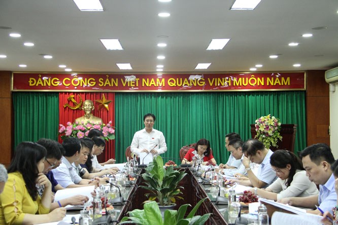 Đoàn giám sát làm việc với UBND quận Hoàng Mai.