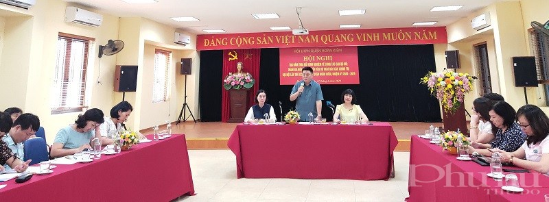 Đồng chí Bùi Hoàng Phan- Phó Bí thư Thường trực quận ủy Hoàn Kiếm  phát biểu tại hội nghị