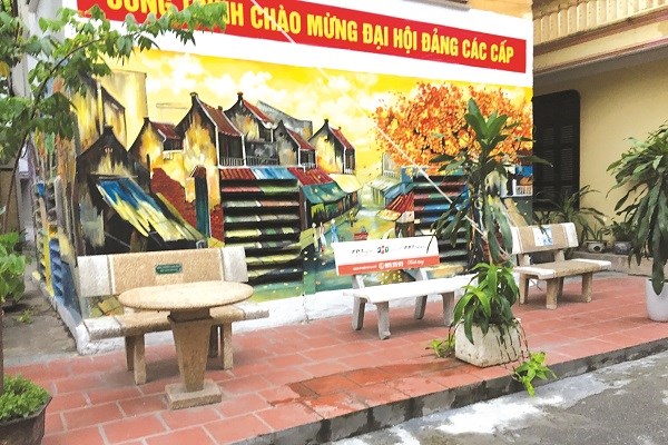 Bức tranh tường của cán bộ hội viên phụ nữ phường Nam Đồng quận Đống Đa
