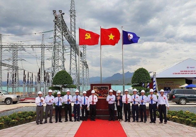 Lễ gắn biển trạm biến áp 220kV Ninh Phước - công trình chào mừng Đại hội Đảng bộ Tập đoàn Điện lực Việt Nam (EVN).