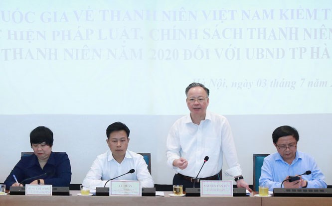 Đồng chí Nguyễn Văn Sửu phát biểu tại buổi làm việc.