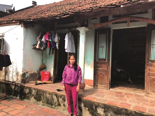 Chị Đỗ Thị Nguyệt ở thôn Lương Sơn, xã Đông Sơn bị ung thư vú được chị Bình giúp đỡ