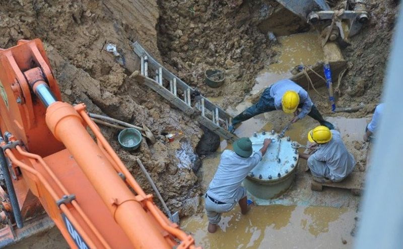 Sự cố vỡ đường ống nước sông Đà