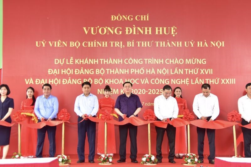 Đ/c Bí thư Thành ủy Hà Nội dự lễ khánh thành công trình tại KCNC Hòa Lạc.