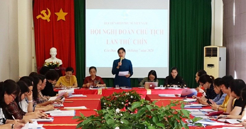 Đồng chí Hà Thị Nga- Bí thư Đảng đoàn, Chủ tịch Hội LHPN Việt Nam phát biểu chỉ đạo hội nghị