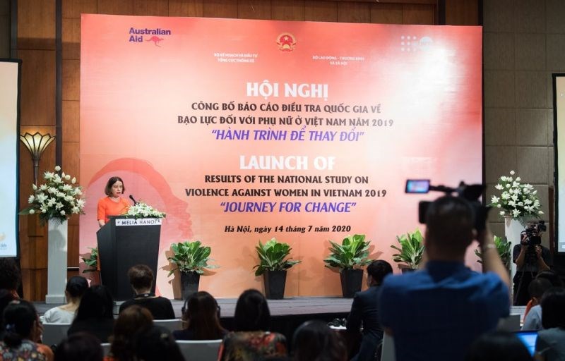 Đại sứ Australian Robyn Mudie phát biểu tại Hội nghị công bố Báo cáo điều tra quốc gia về bạo lực đối với phụ nữ ở Việt Nam – Hà Nội ngày 14/7/2020