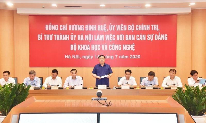 Bí thư Thành ủy Hà Nội phát biểu tại buổi làm việc.