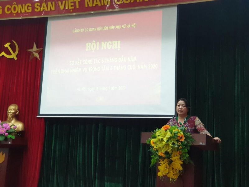 Đồng chí Nguyễn Thị Thu Thủy, Bí thư Đảng ủy, Phó chủ tịch Thường trực Hội LHPN Hà Nội phát biểu chỉ đạo tại Hội Nghị